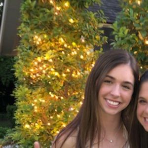 Meet your Posher, Camille